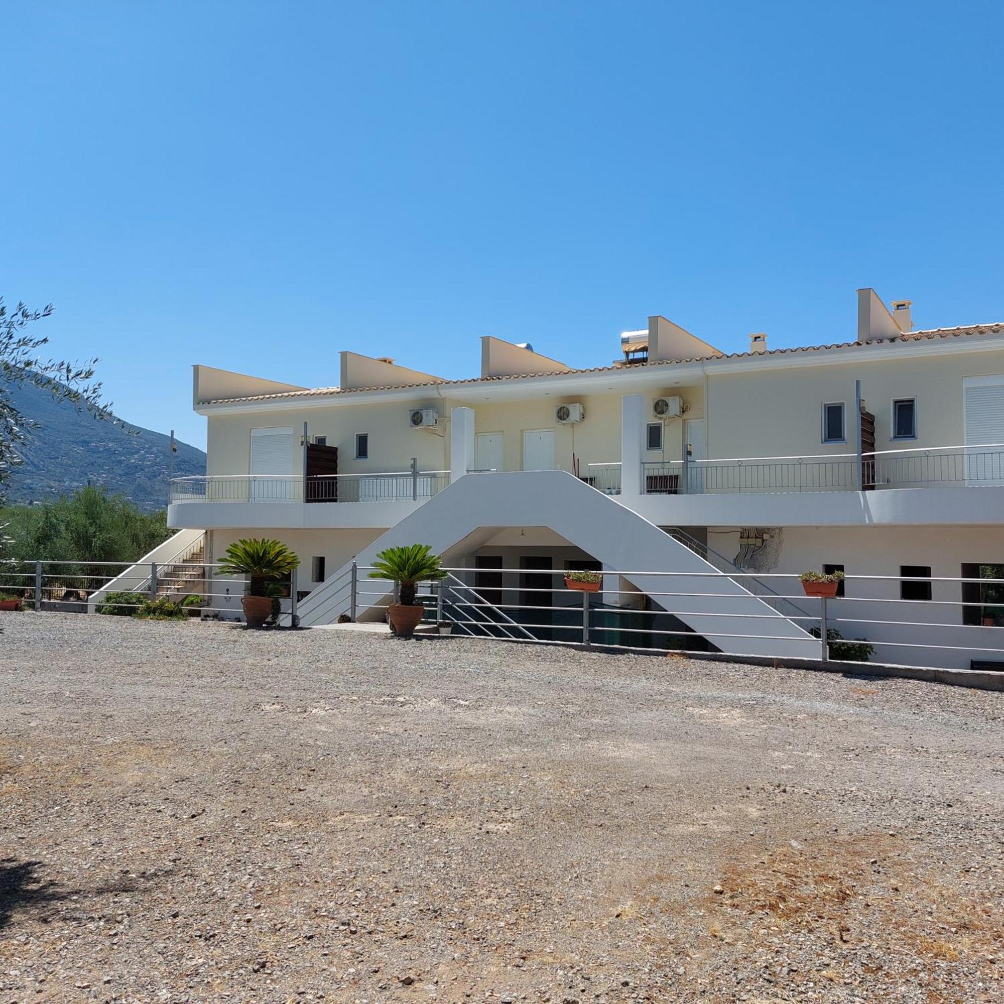 Elea Apartments Kalamata Esterno foto